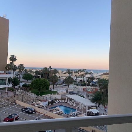 Acogedor Estudio En Primera Linea De Playa Benalmadena Bagian luar foto