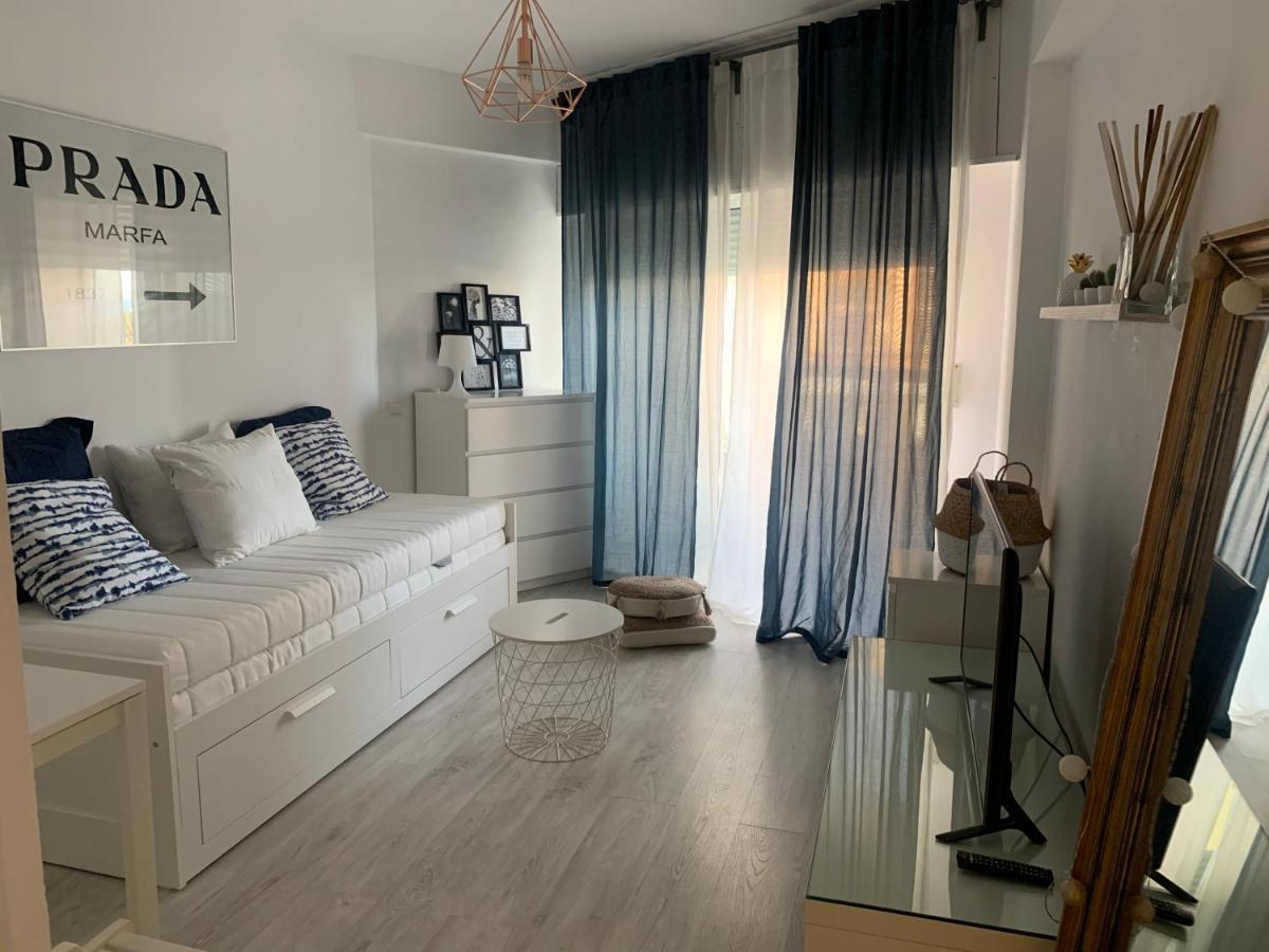 Acogedor Estudio En Primera Linea De Playa Benalmadena Bagian luar foto