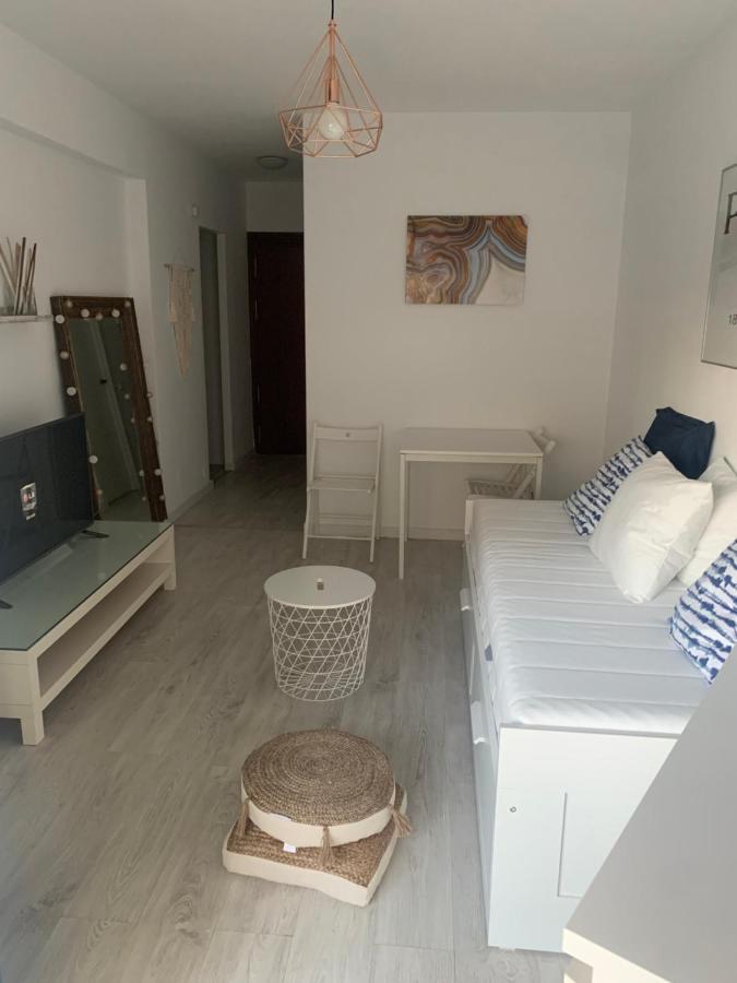 Acogedor Estudio En Primera Linea De Playa Benalmadena Bagian luar foto