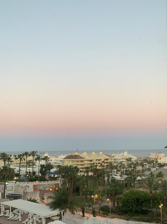 Acogedor Estudio En Primera Linea De Playa Benalmadena Bagian luar foto